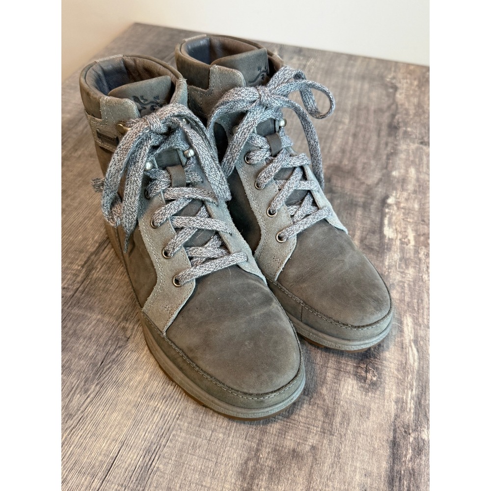 Chaco Castlerock Waterproof Boots Womens 7.5 Grey Leather Suede J106322